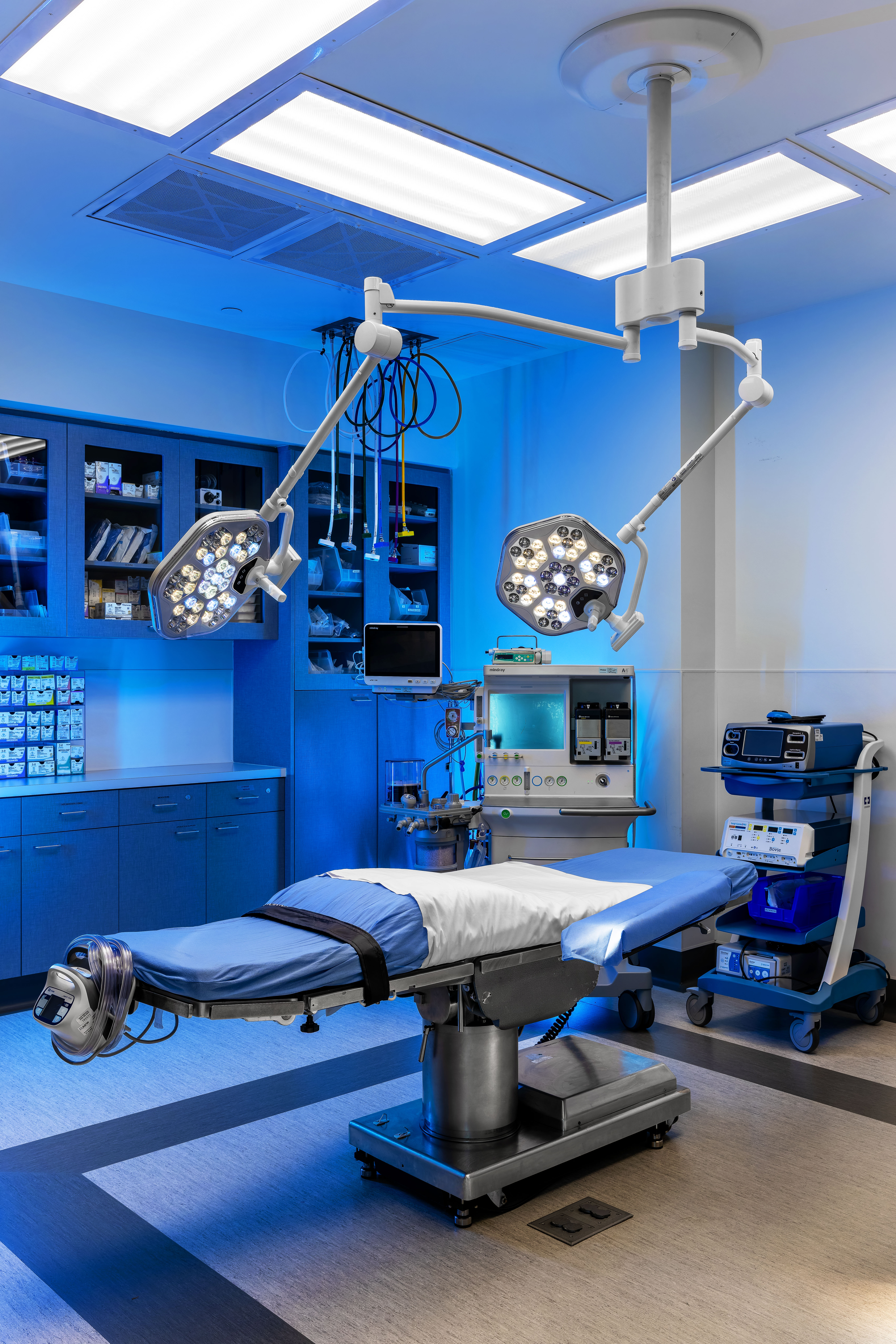 Richard V Balikian, MD FACS — The operating room at Aria Surgery Center, designed specifically for plastic surgery procedures.