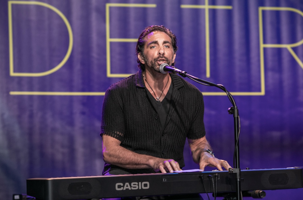 Steve Acho — Photo 4